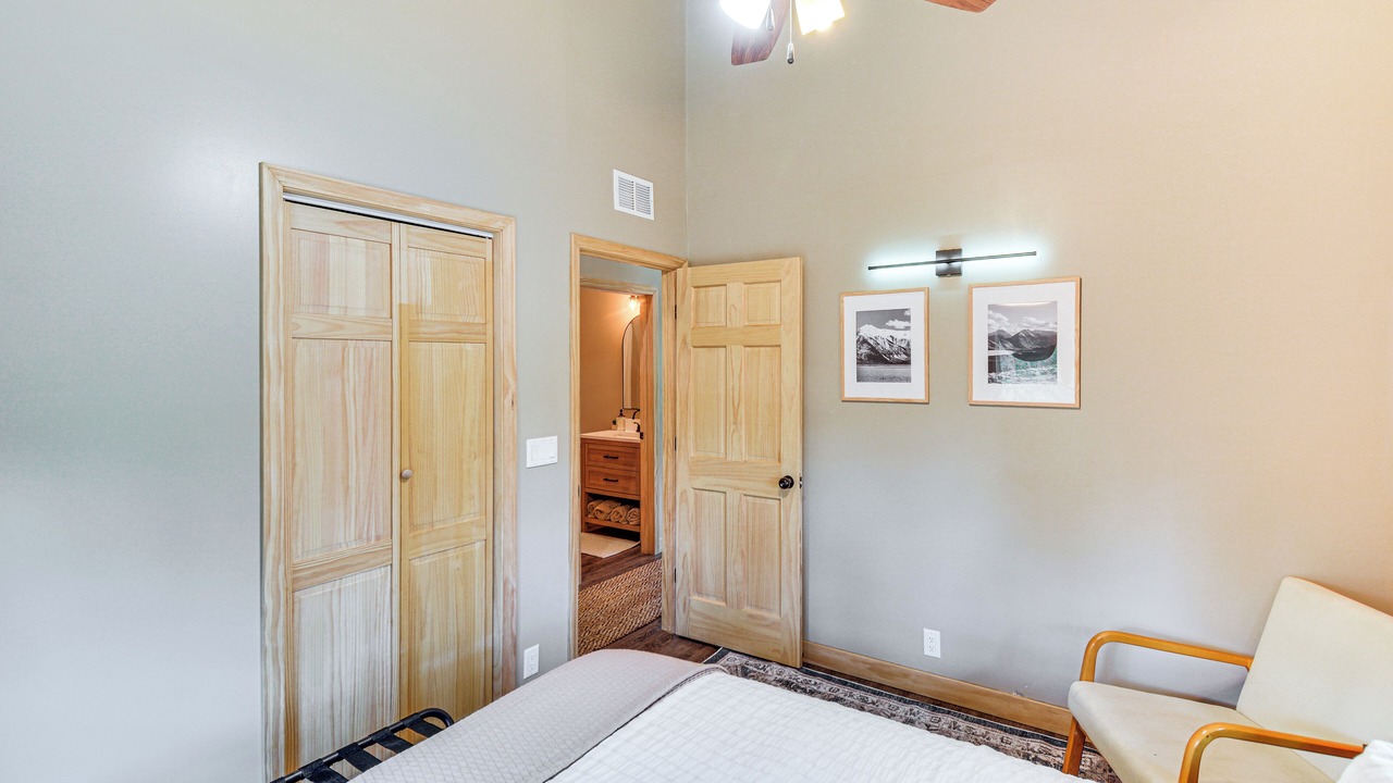 Photo of Bedroom in Twin Lakes