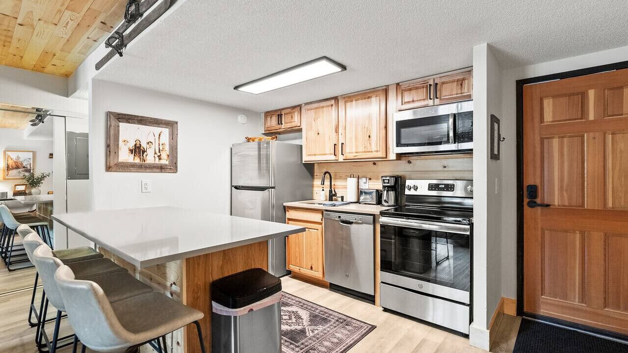 Photo of Kitchen in Peak 9
