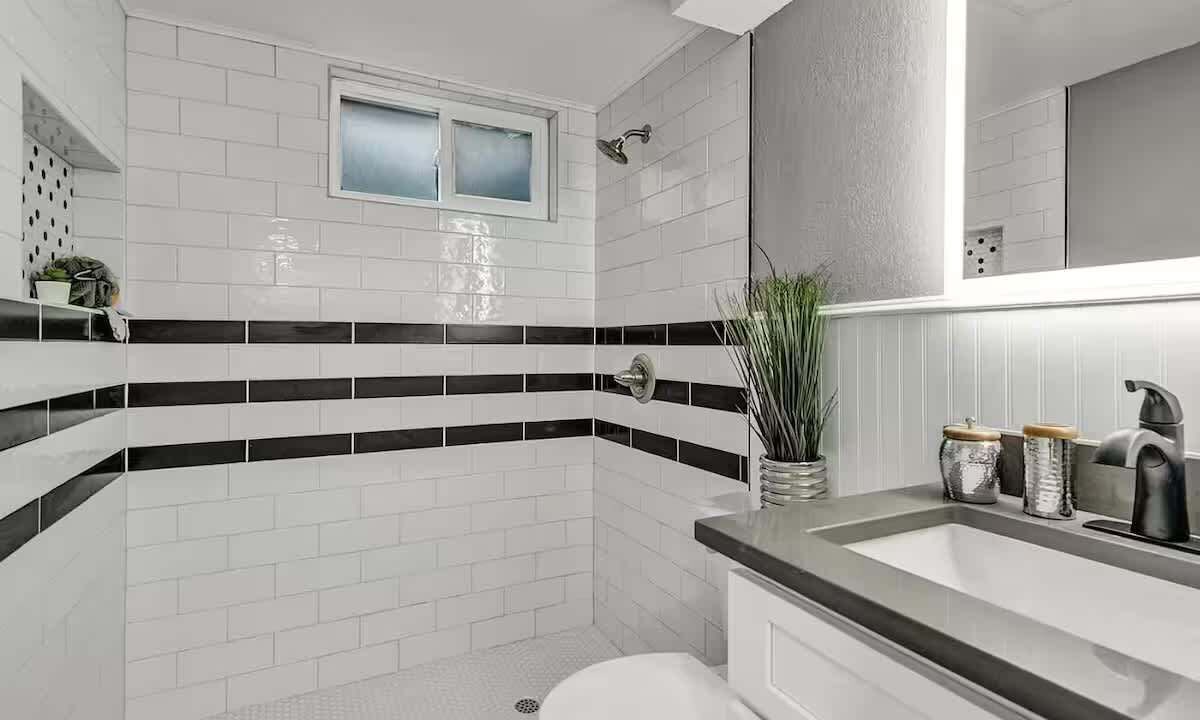 Photo of Bathroom in Allendale Area