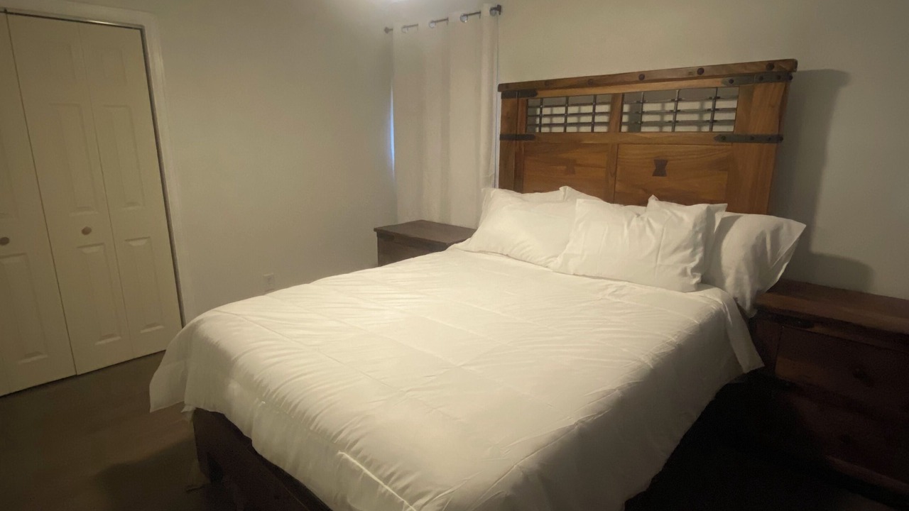 Photo of Bedroom in Mar Lee