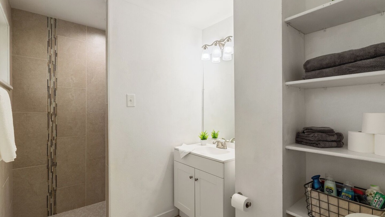 Photo of Bathroom in Dupont
