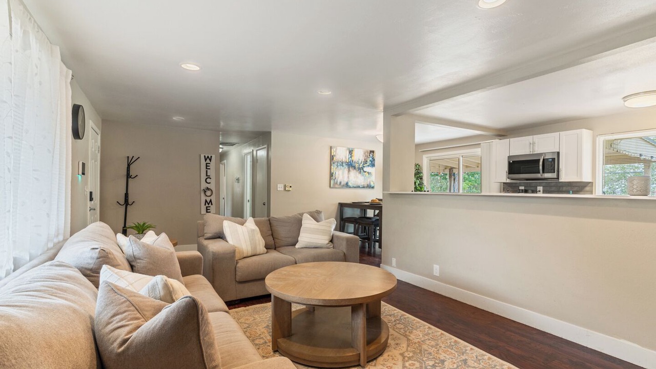 Photo of Livingroom in Dupont