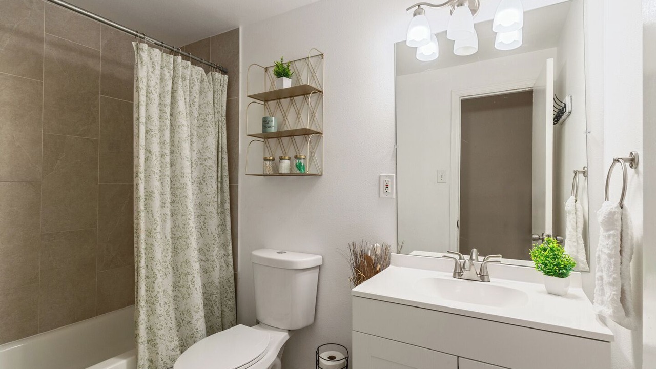 Photo of Bathroom in Dupont