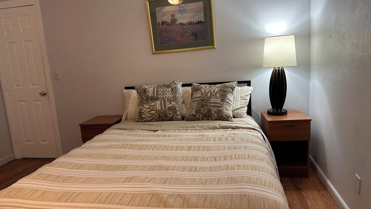 Photo of Bedroom in Delmar Parkway