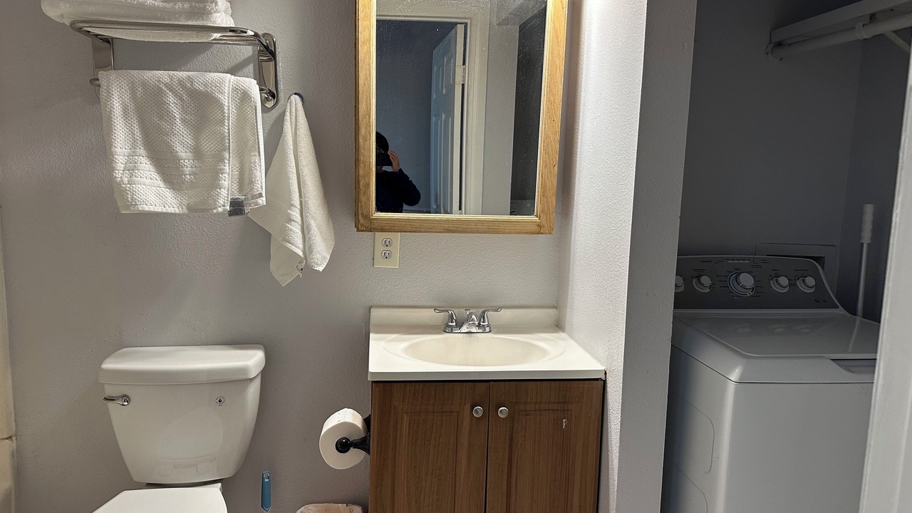 Photo of Bathroom in Delmar Parkway