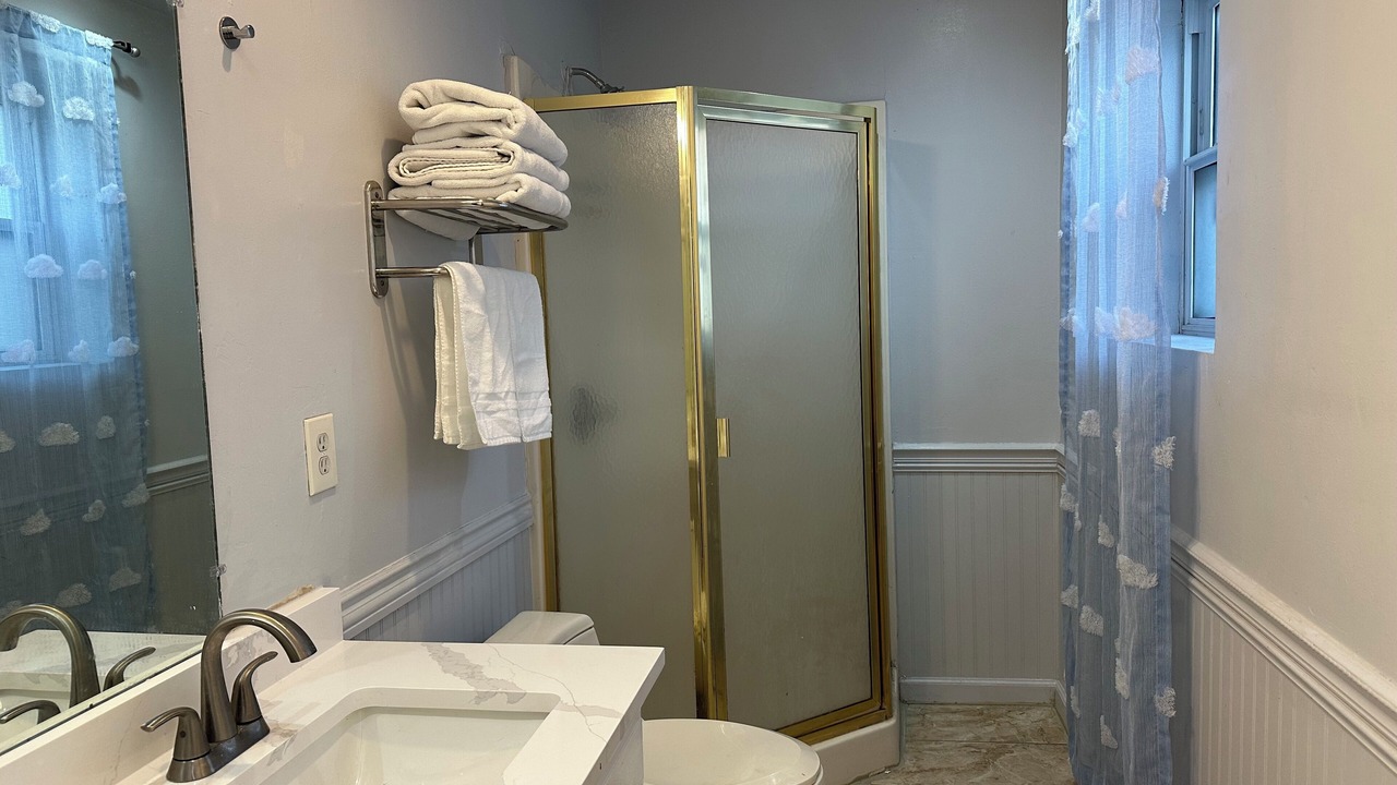 Photo of Bathroom in Delmar Parkway
