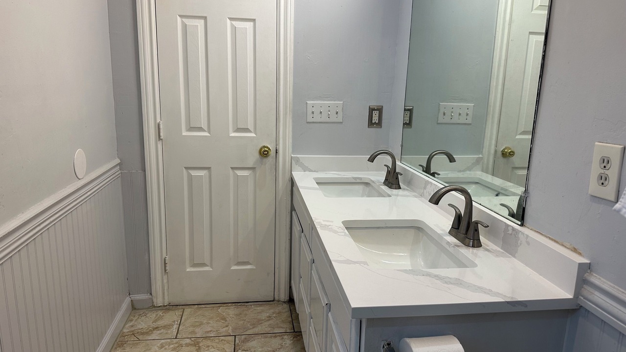 Photo of Bathroom in Delmar Parkway