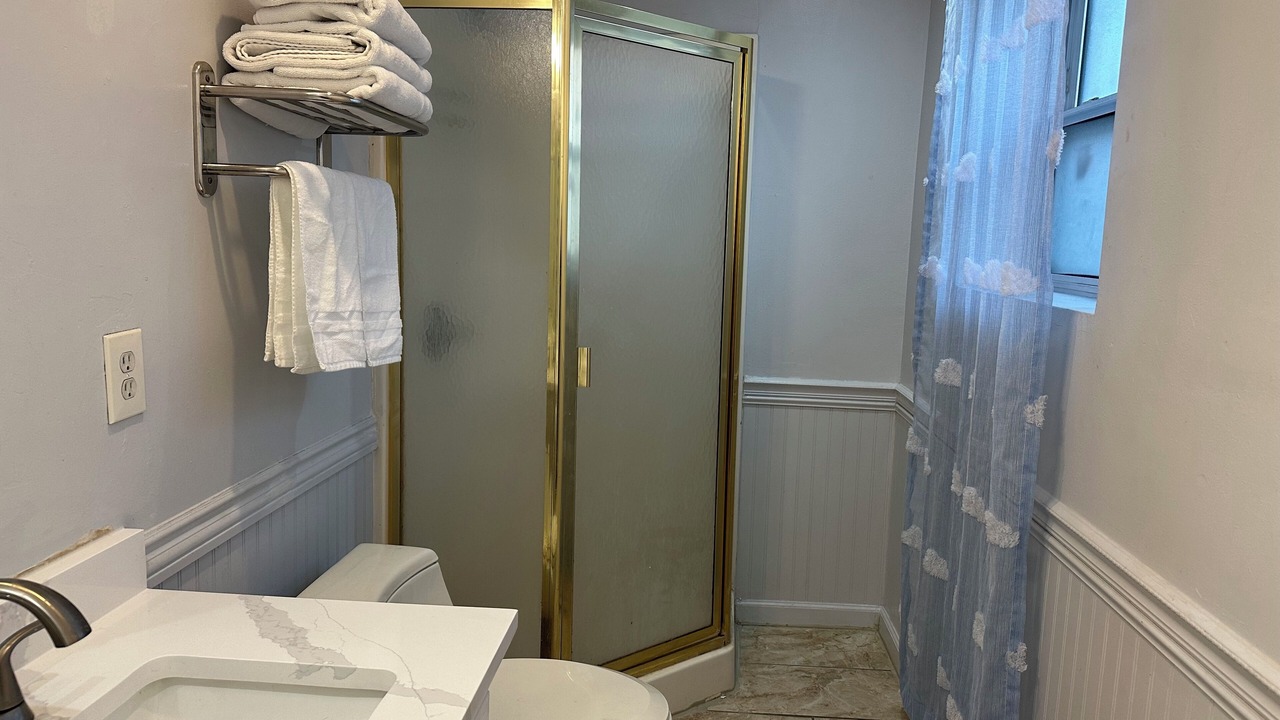 Photo of Bathroom in Delmar Parkway