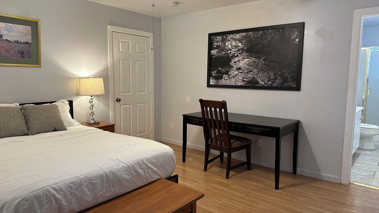Photo of Bedroom in Delmar Parkway