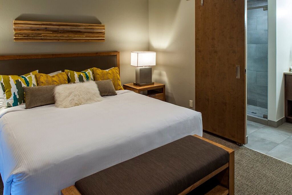 Photo of Bedroom in Peak 8