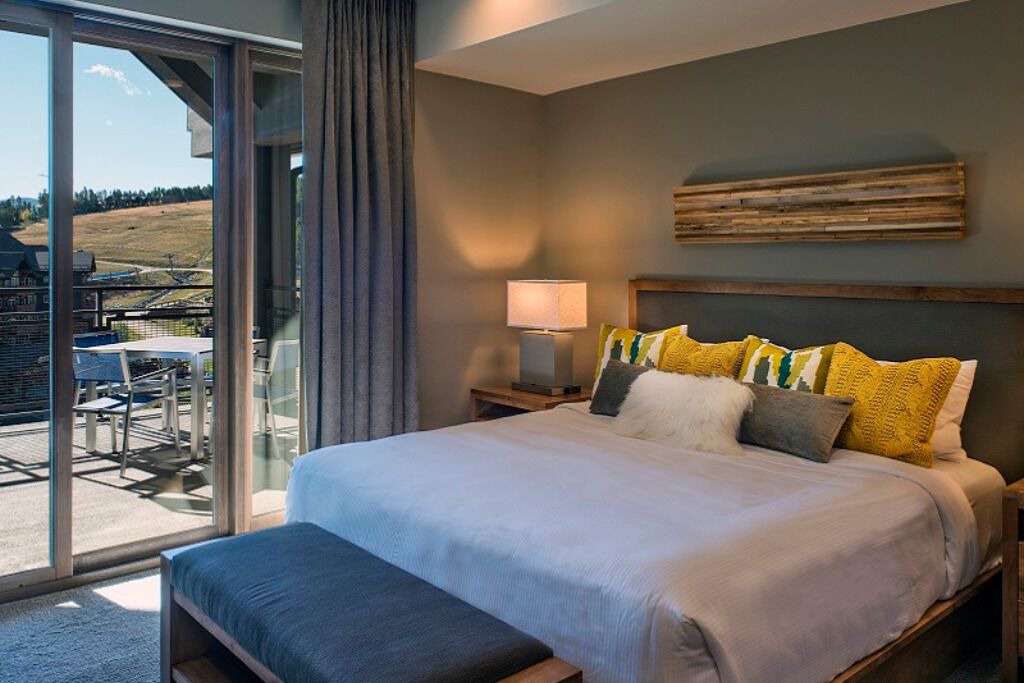 Photo of Bedroom in Peak 8