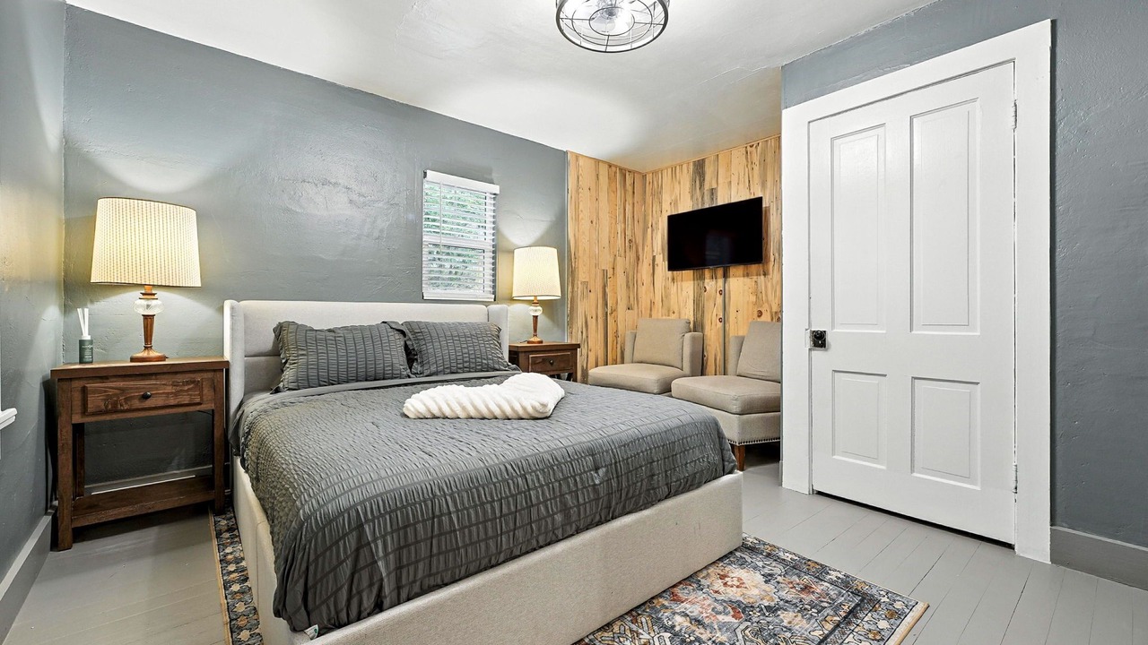 Photo of Bedroom in Larkspur
