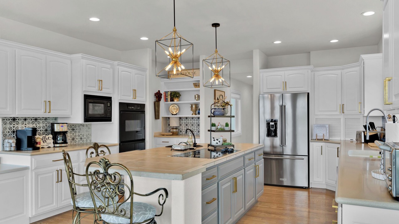 Photo of Kitchen in Mountain Shadows