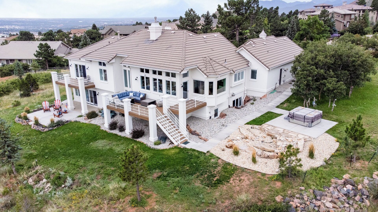 Photo of Outdoor in Mountain Shadows