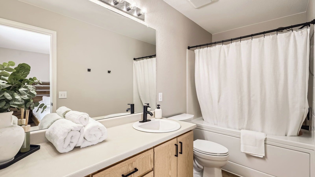 Photo of Bathroom in Green Valley Ranch