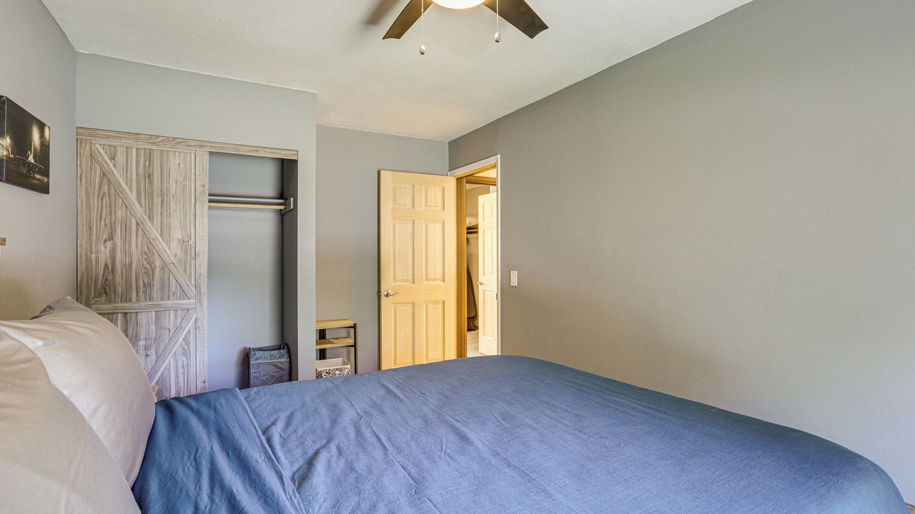 Photo of Bedroom in Aurora