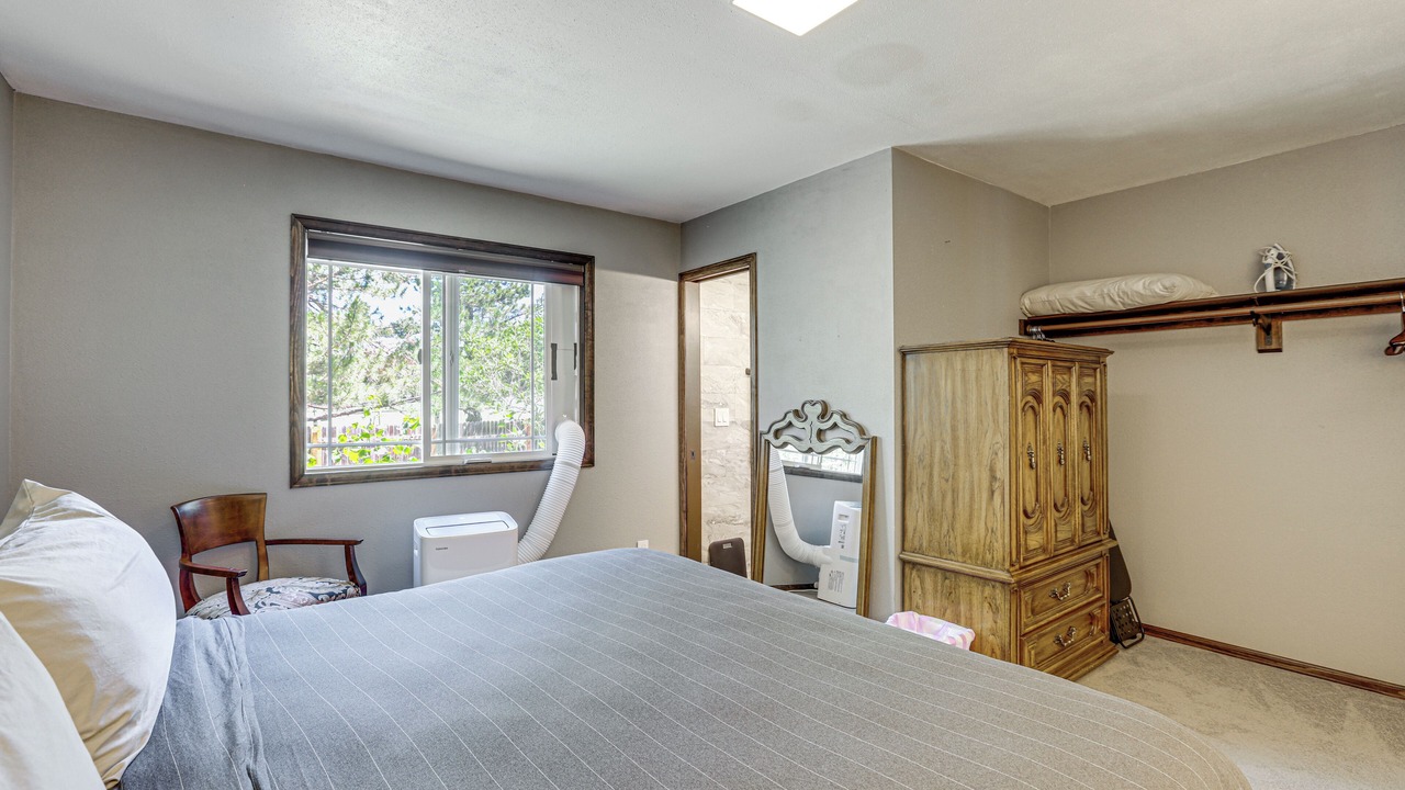 Photo of Bedroom in Aurora