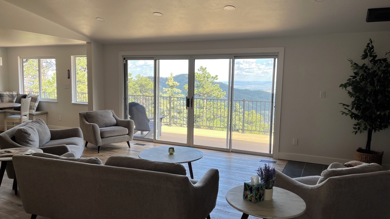 Photo of Livingroom in Genesee