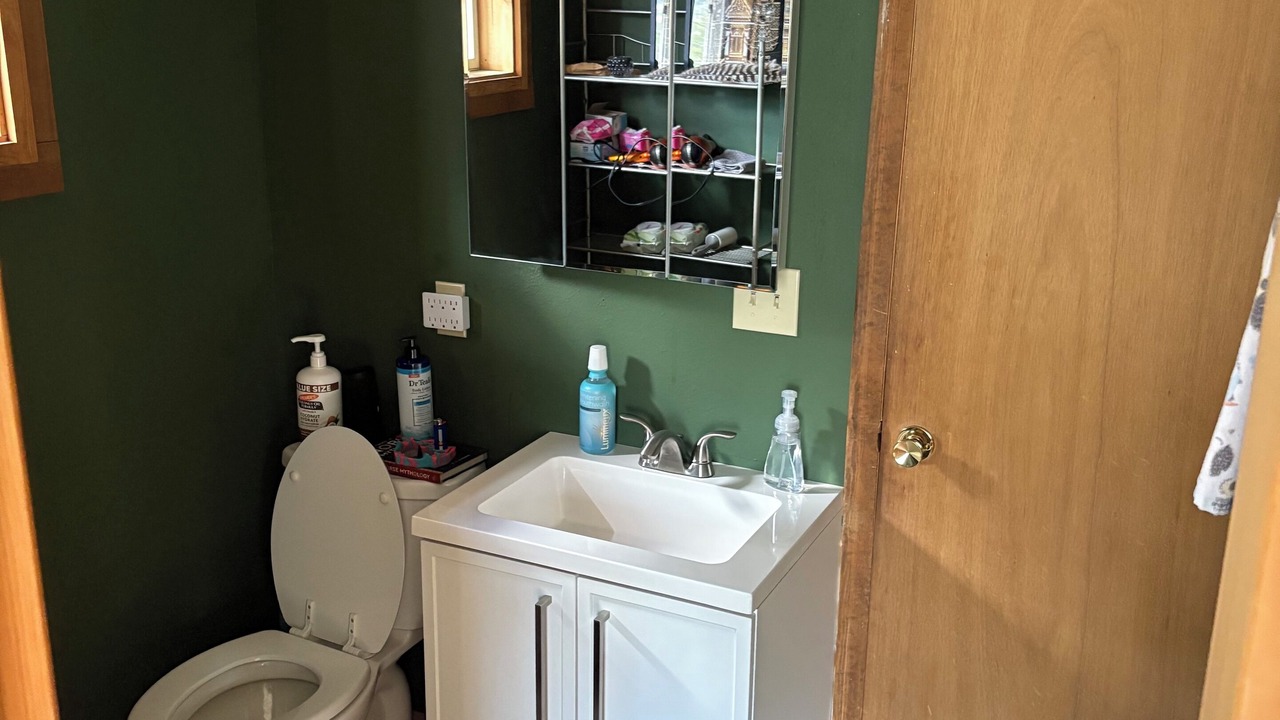 Photo of Bathroom in Pine