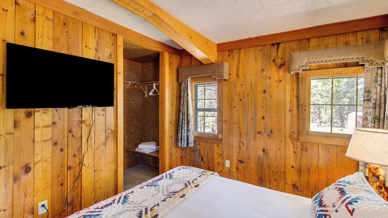 Photo of Bedroom in Divide
