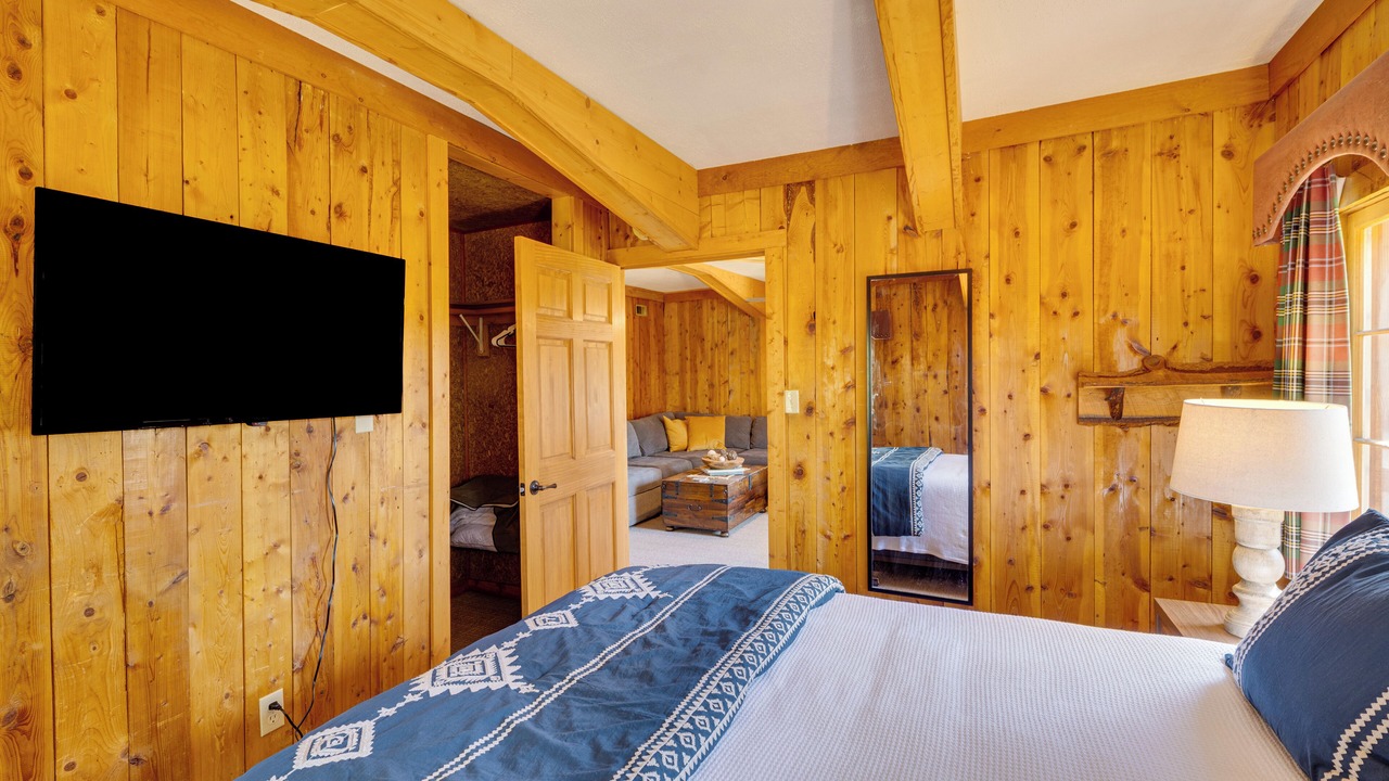 Photo of Bedroom in Divide