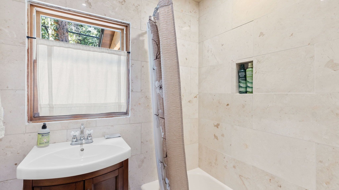 Photo of Bathroom in Broadmoor