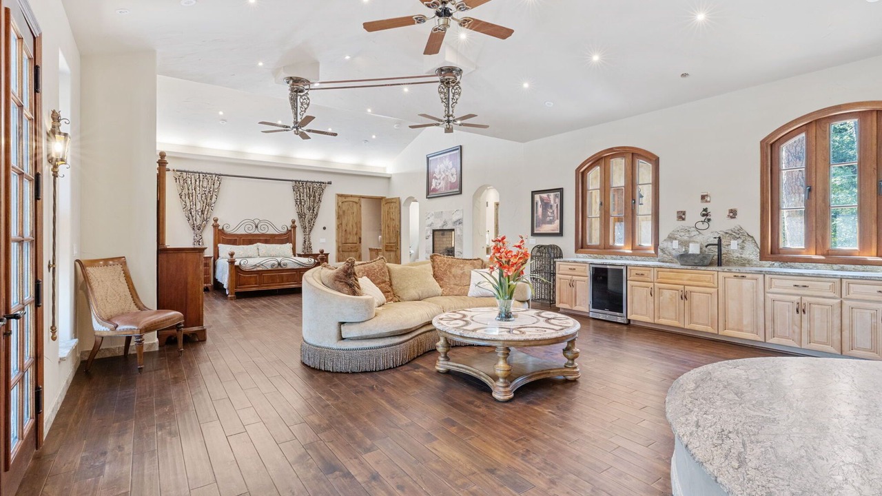 Photo of Livingroom in Broadmoor