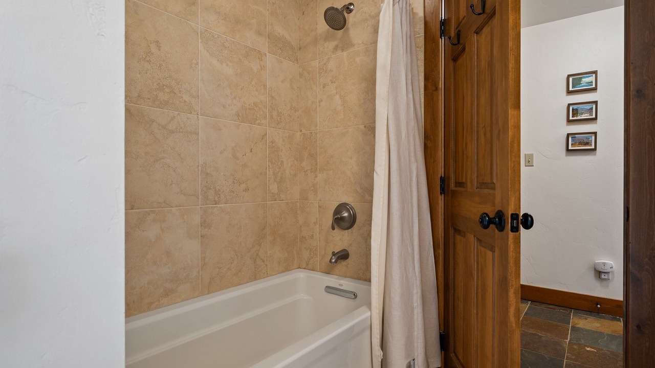 Photo of Bathroom in Sunset Ridge