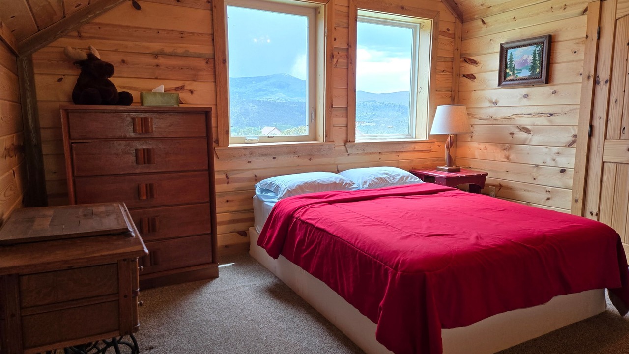 Photo of Bedroom in Alpine Village