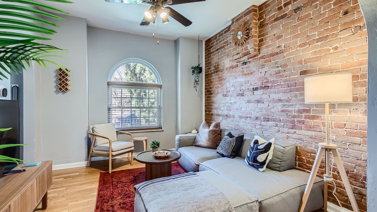 Photo of Livingroom in Cole