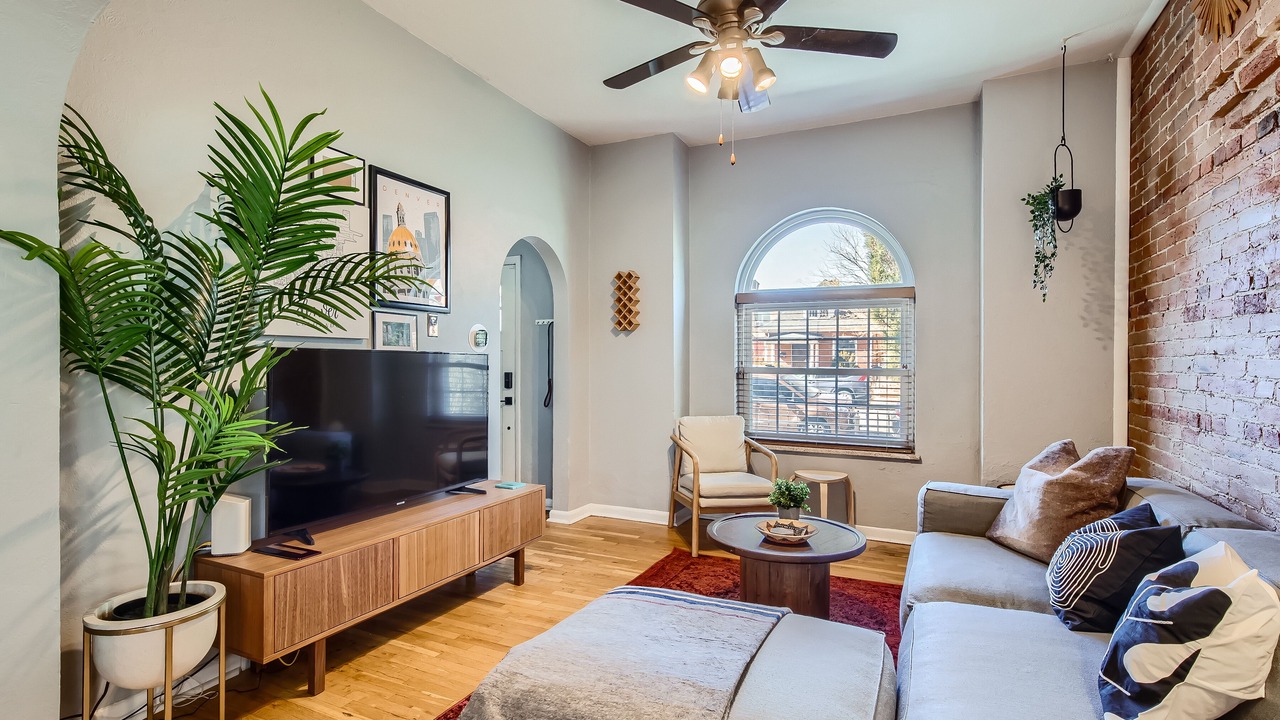 Photo of Livingroom in Cole