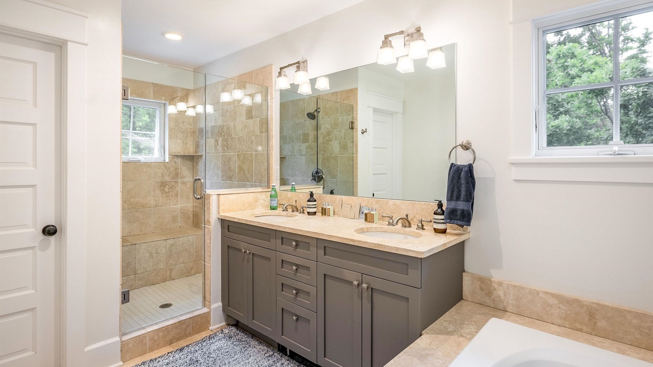 Photo of Bathroom in Newlands