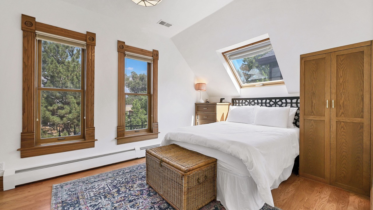 Photo of Bedroom in Lincoln Park