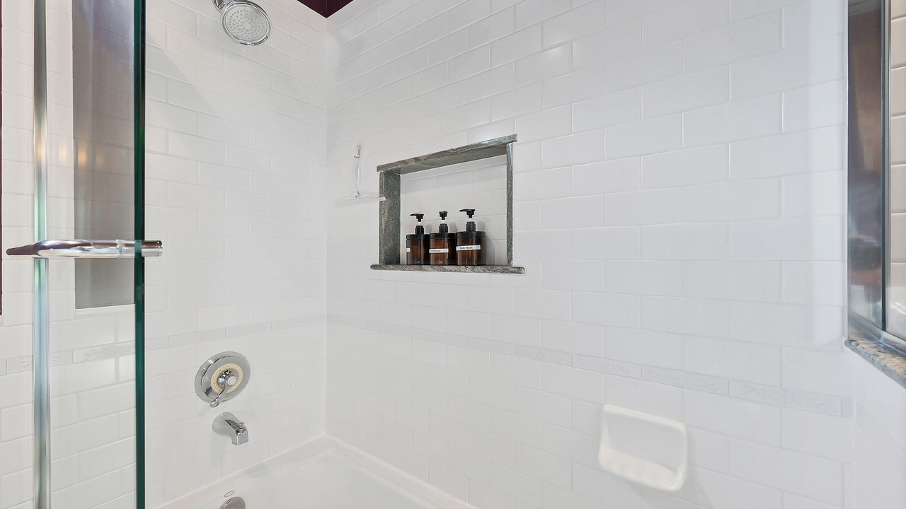 Photo of Bathroom in Lincoln Park
