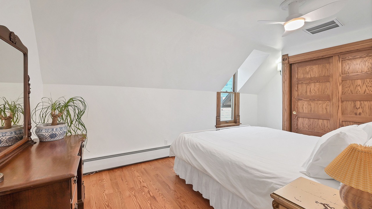 Photo of Bedroom in Lincoln Park