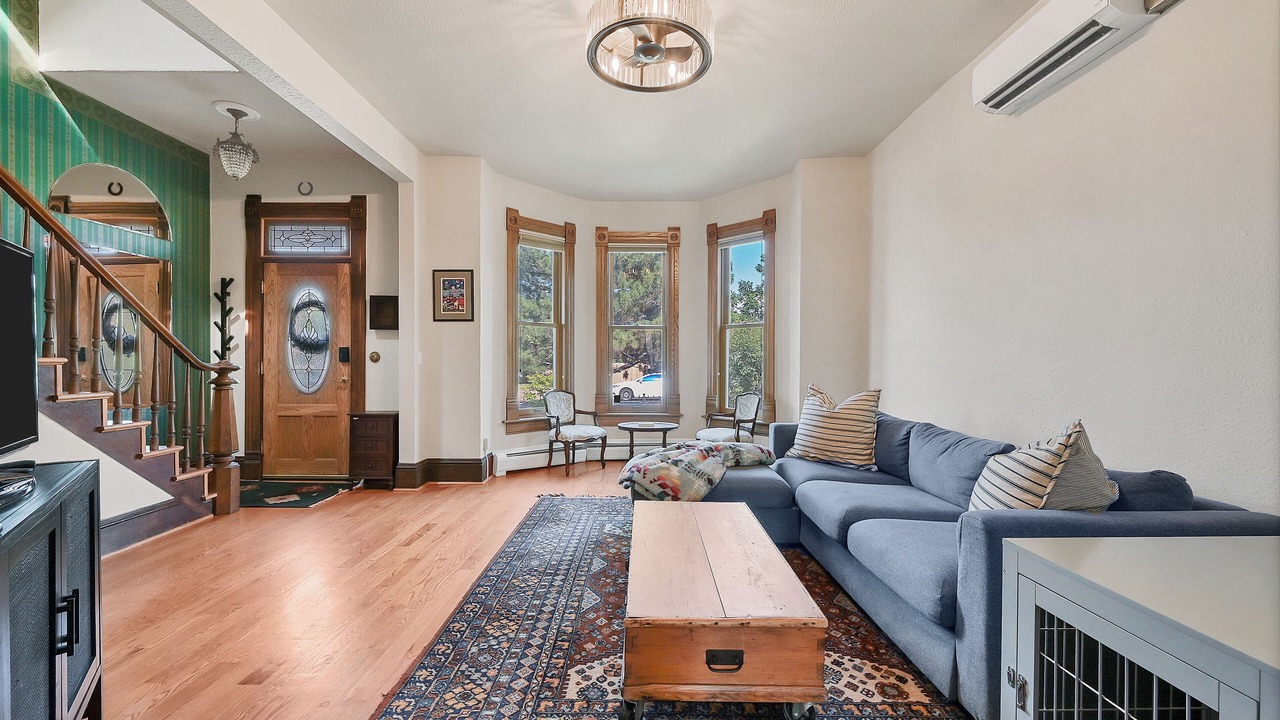 Photo of Livingroom in Lincoln Park