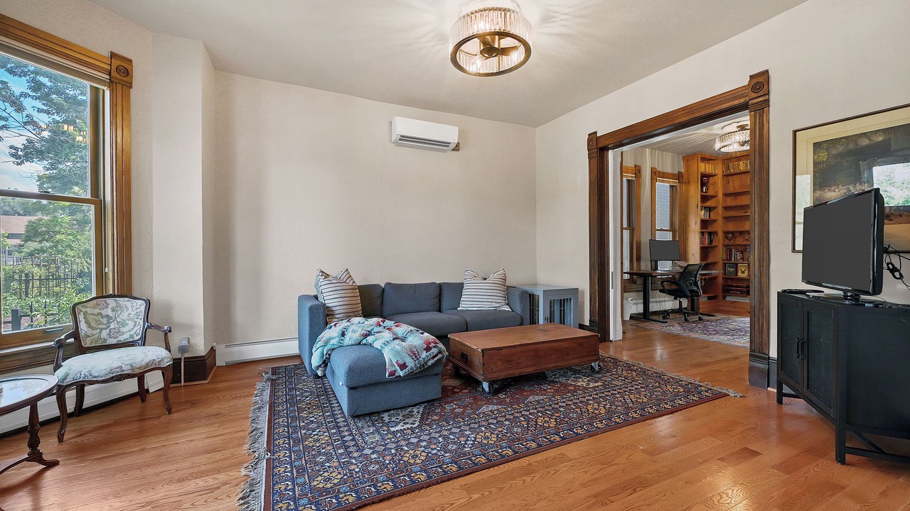 Photo of Livingroom in Lincoln Park
