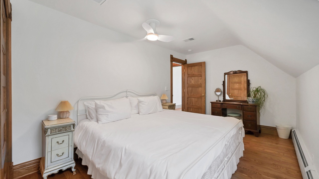 Photo of Bedroom in Lincoln Park