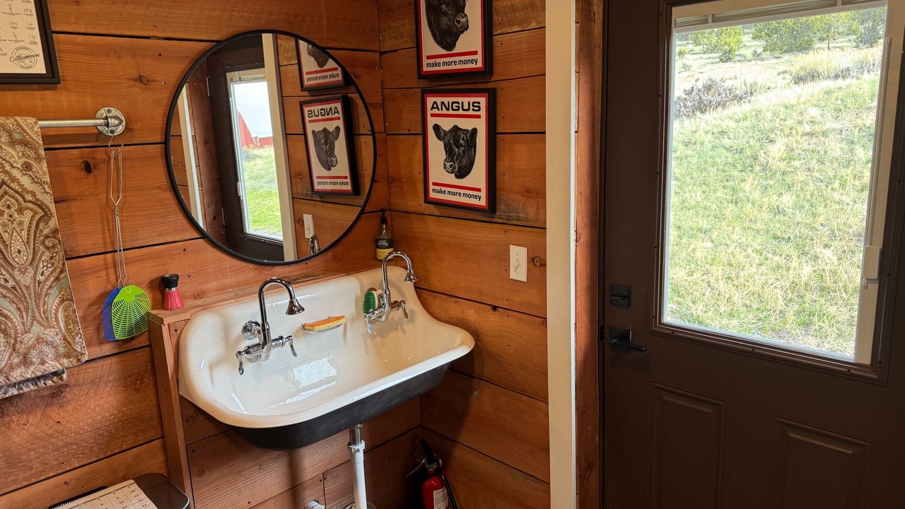 Photo of Bedroom in Meeker