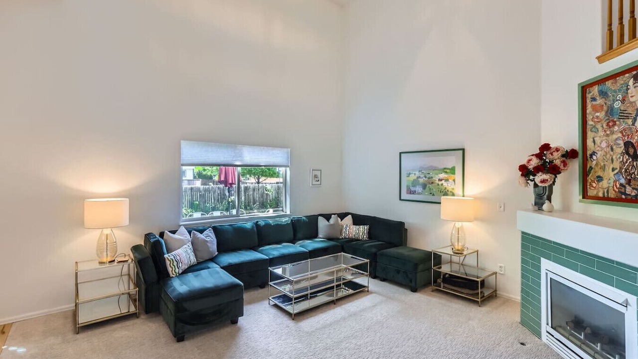 Photo of Livingroom in Erie