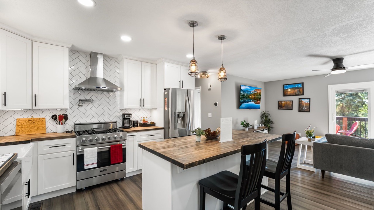 Photo of Kitchen in Richmond Hill Corridor