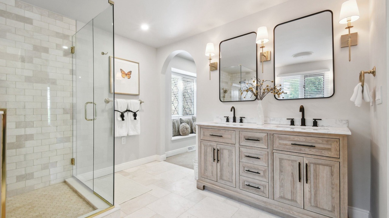 Photo of Bathroom in Applewood West