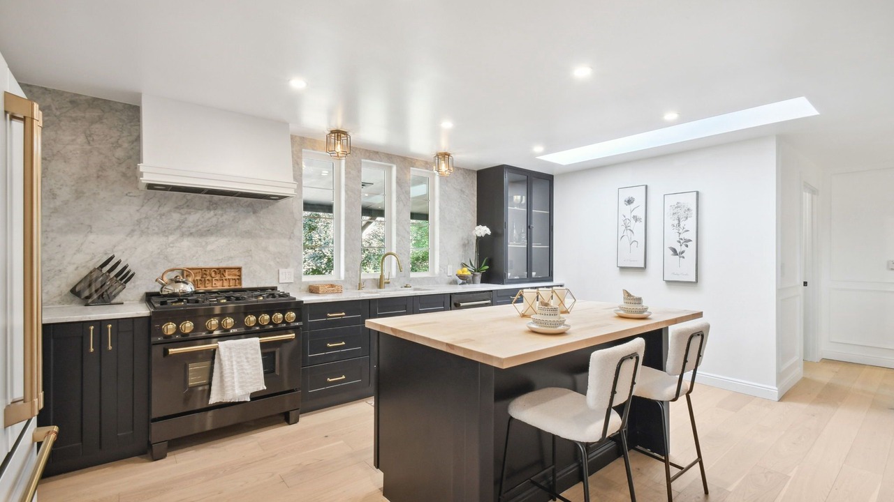 Photo of Kitchen in Applewood West