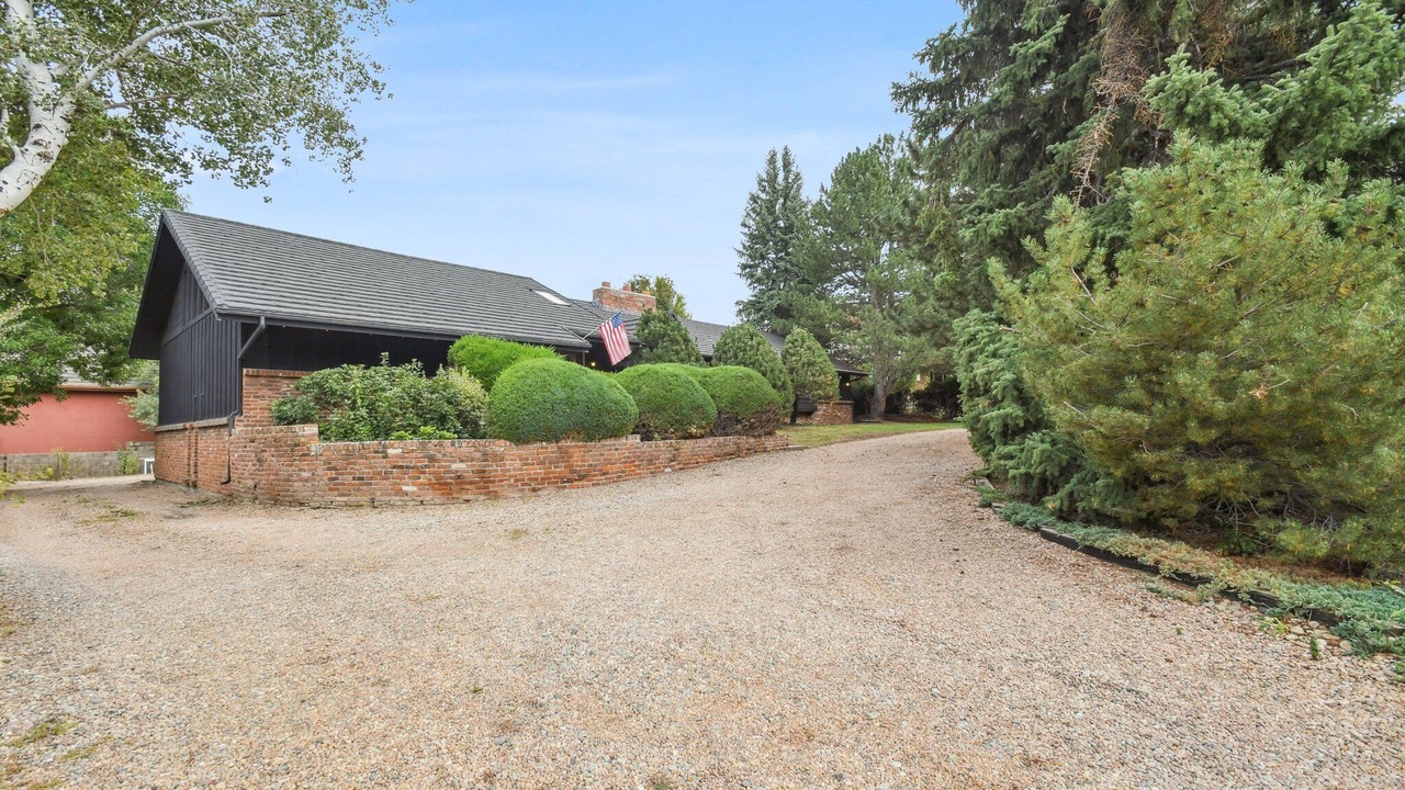 Photo of Outdoor in Applewood West