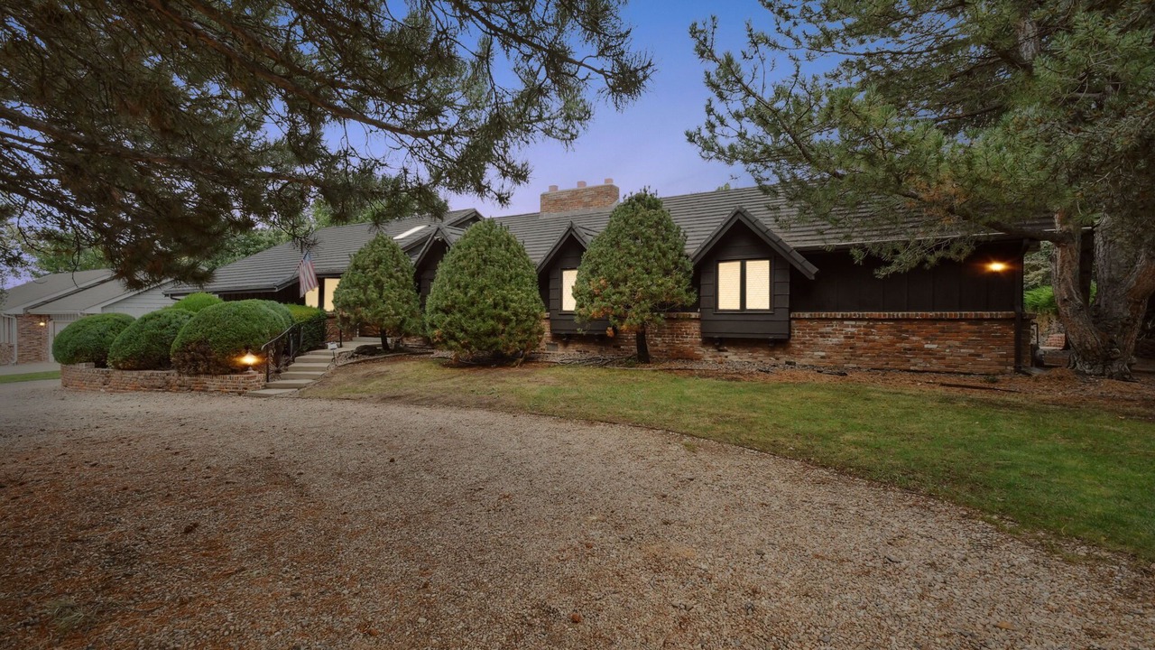 Photo of Outdoor in Applewood West