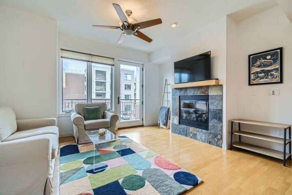 Photo of Livingroom in Central Boulder