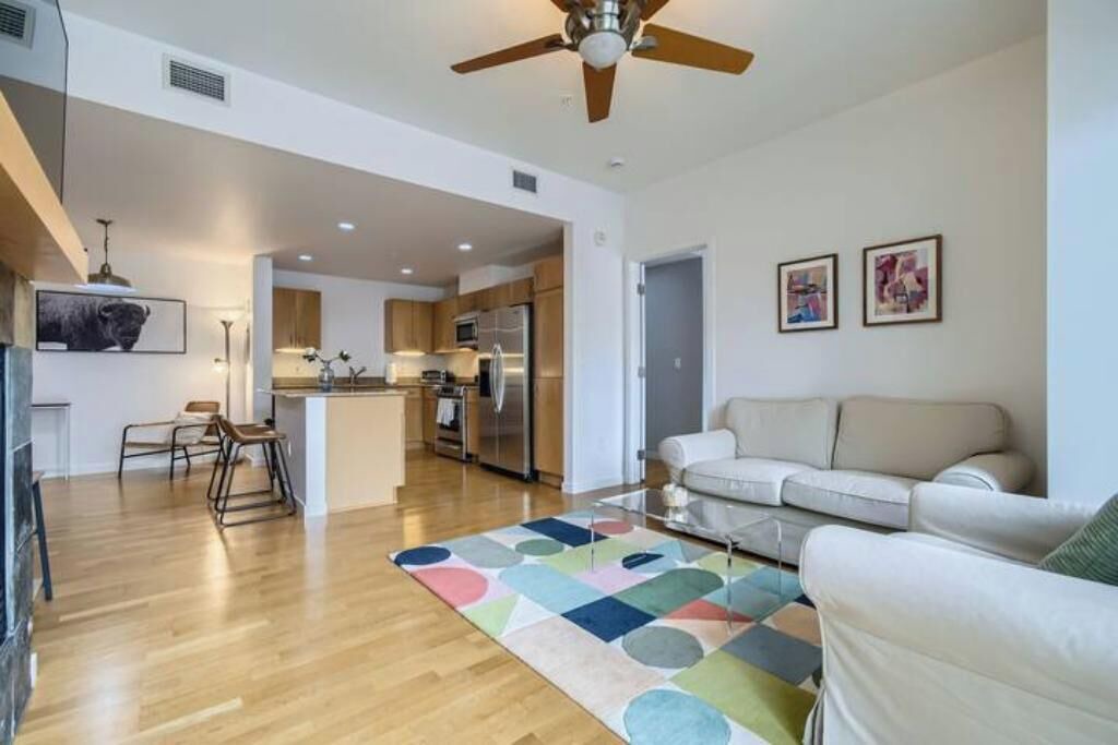 Photo of Livingroom in Central Boulder