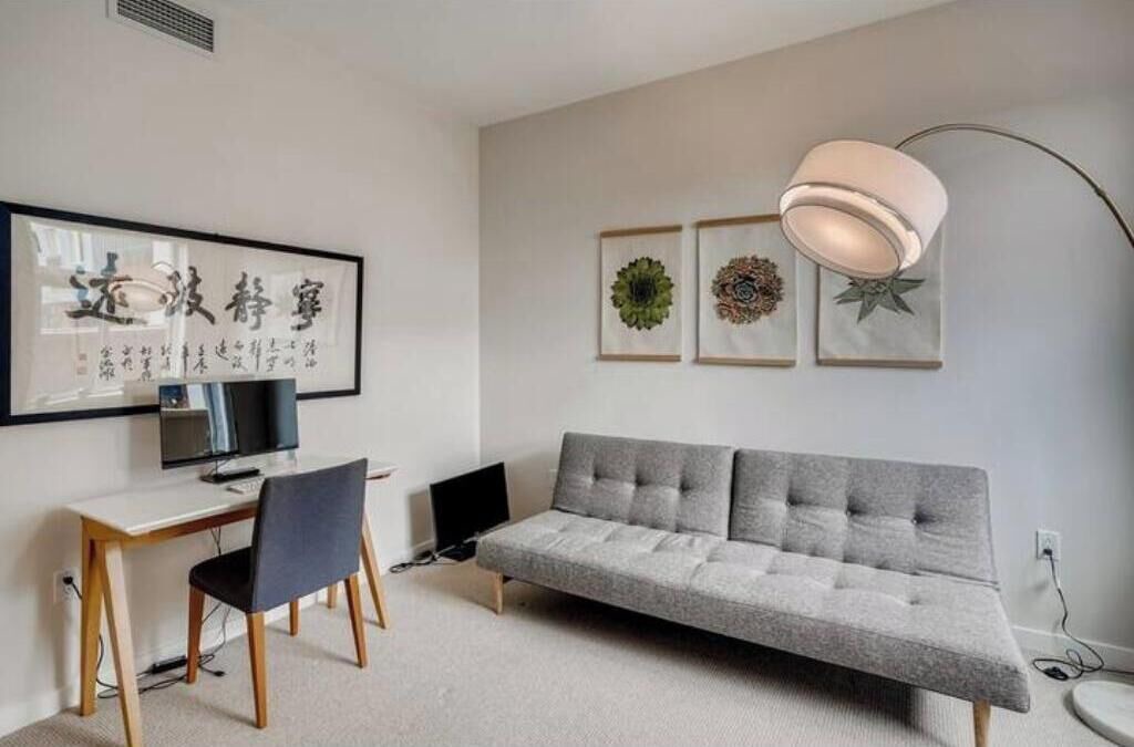 Photo of Livingroom in Central Boulder