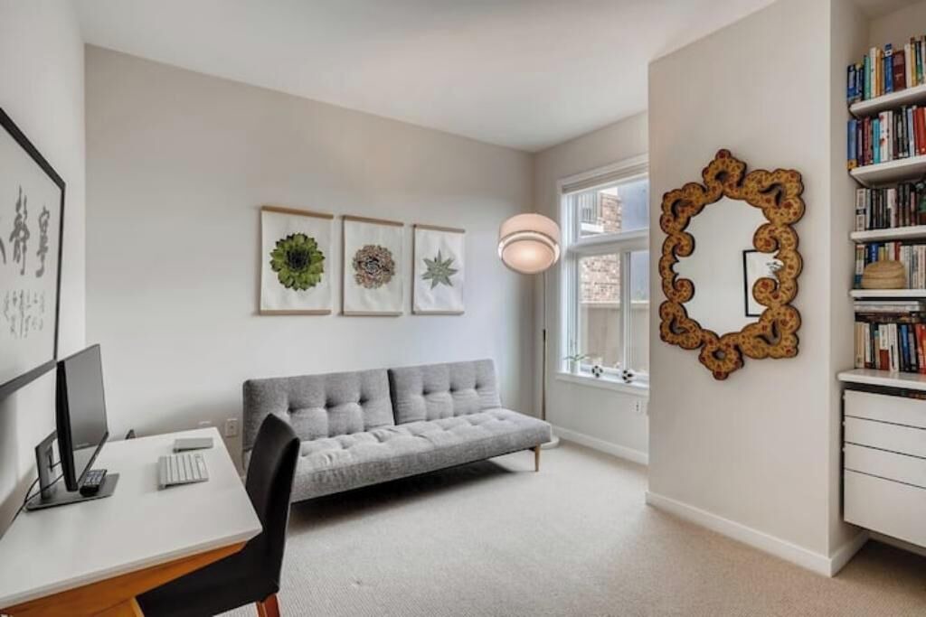 Photo of Livingroom in Central Boulder