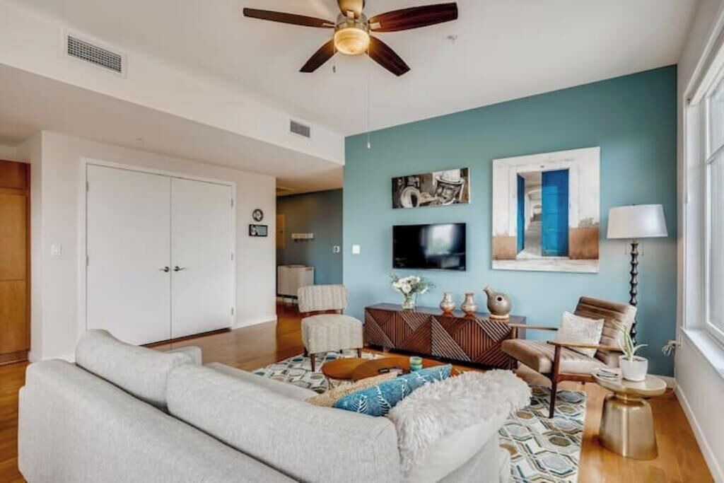Photo of Livingroom in Central Boulder